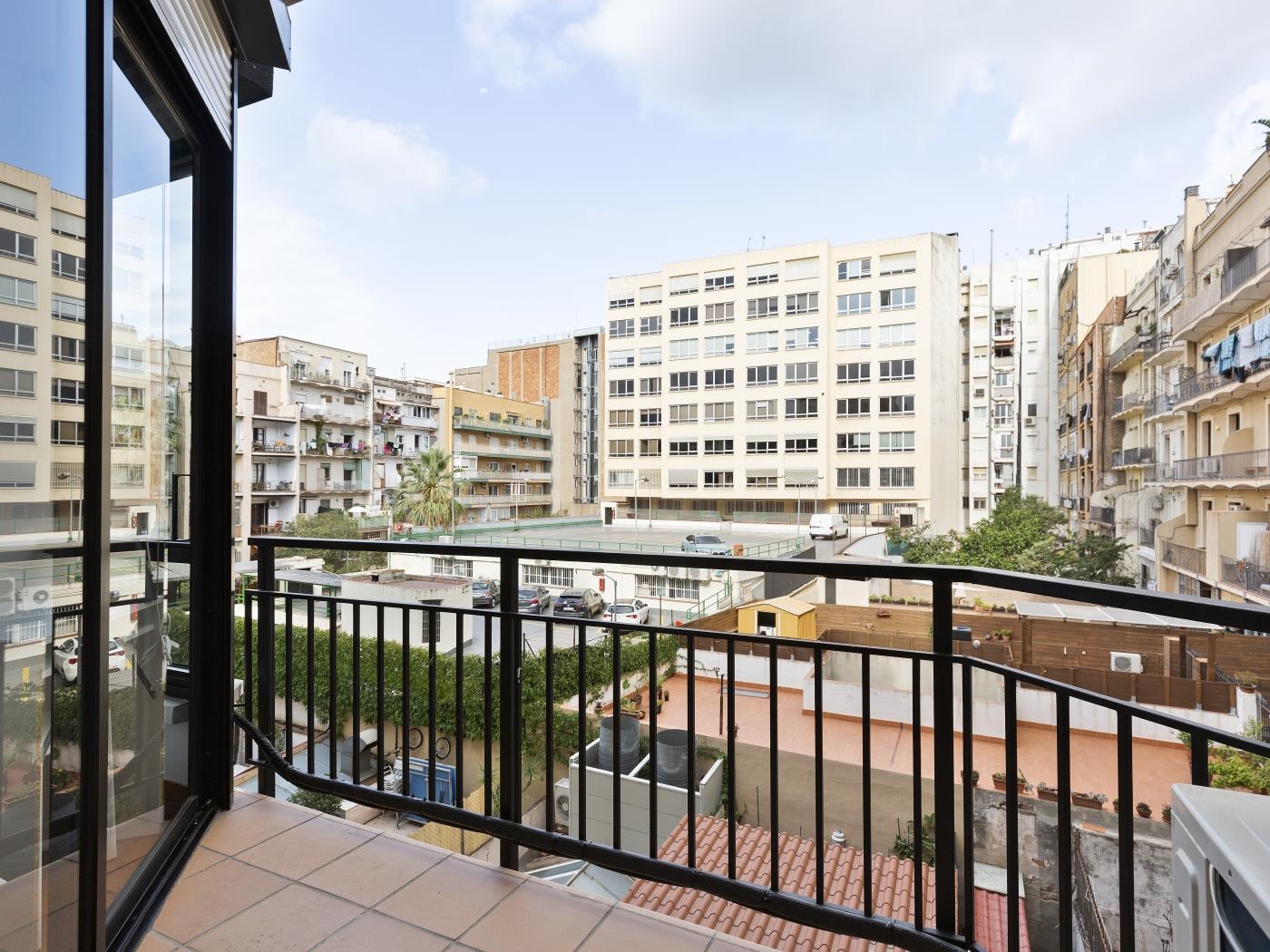 Charming apartment with capacity for 6 people in Consell de cent! - My Space Barcelona Apartments